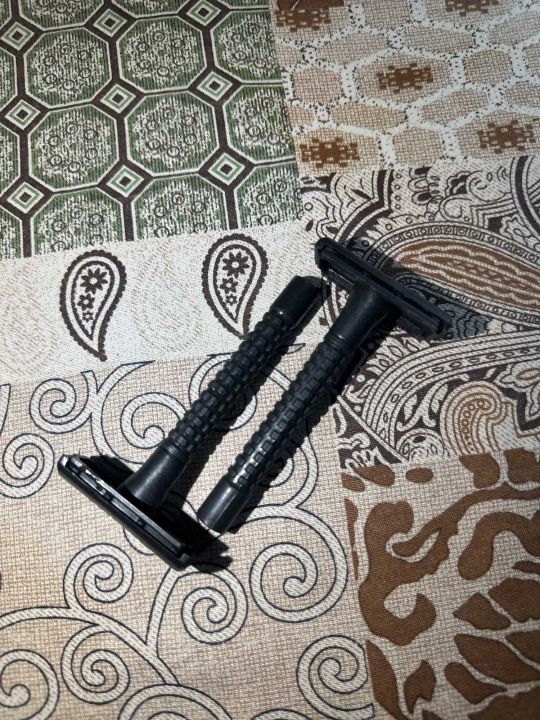 Ustara Razor Bizzy Plastic Safety Razor For Man And Women Pack Of 2 / Desi Ustara ...