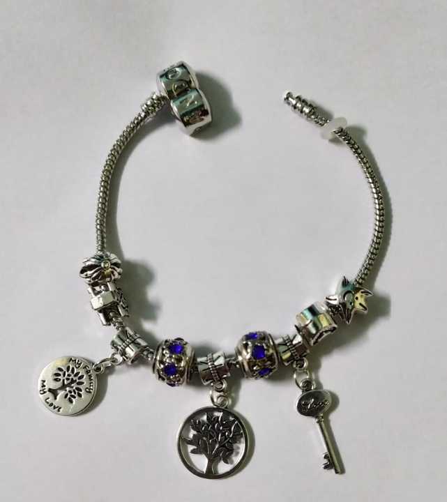 Bracelet%20With%20Multiple%20Charms%20Bracelet%20For%20Women%2019cm%20-%20Image%203