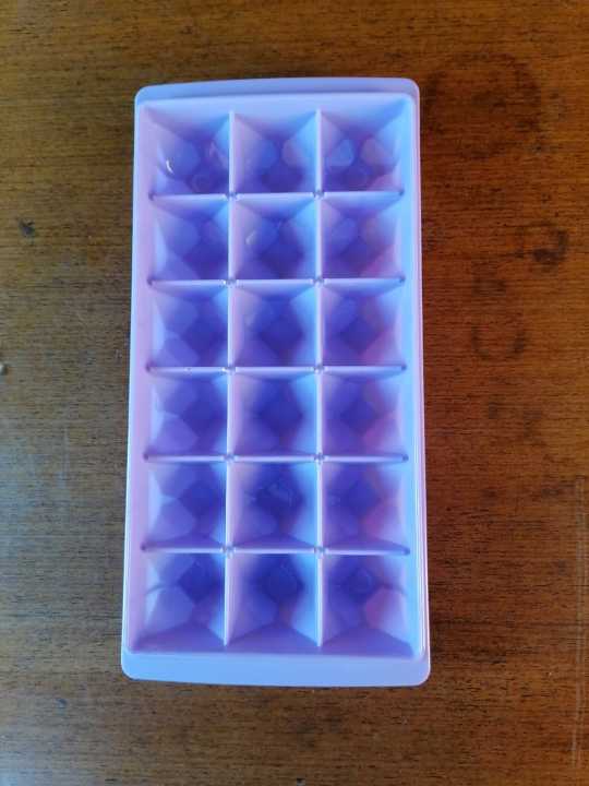 Ice%20Cube%20Tray%20Bin%20Ice%20Ball%20Maker%20Mold%20for%20Freezer%20with%20Container%20Mini%20Circle%20Ice%20Cube%20Tray%20Making%20Sphere%20Chilling%20Cocktail%20Whiskey%20Tea%20Coffee%20-%20Image%202