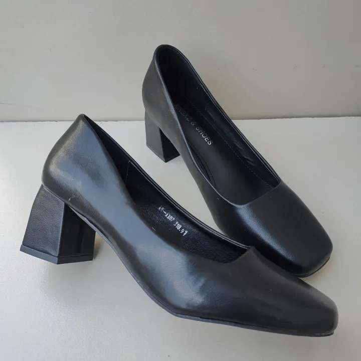 Plain%20Oval%20Shape%20Block%20Heel%20Close%20Shoe%20For%20Women%20722%20-%20Image%203