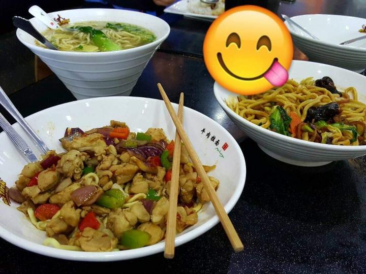 Solid%20Brown%20Chopsticks%20Reusable/Chinese%20Chopsticks/Wooden%20Chopsticks%20(Pack%20of%202%20Pairs)%20-%20Image%203