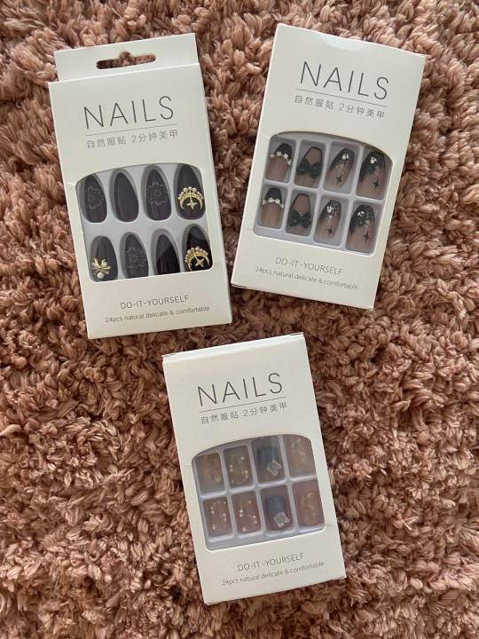 Ez%2024%20Pieces%203D%20Press%20On%20Nails%20With%20Tape%20Glue%20-Maroon%20-%20Image%203