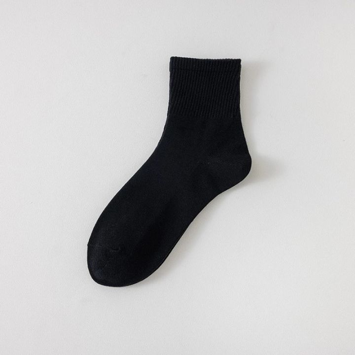 Mid%20Tube%20Sports%20Socks%20For%20Men%20And%20Women%20-%205%20Pairs%20-%20Image%206