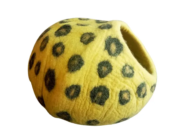 Yellow%20Color%20HandFelted%20Eco-Friendly%20Felt%20Cat%20House%20-%20Image%206