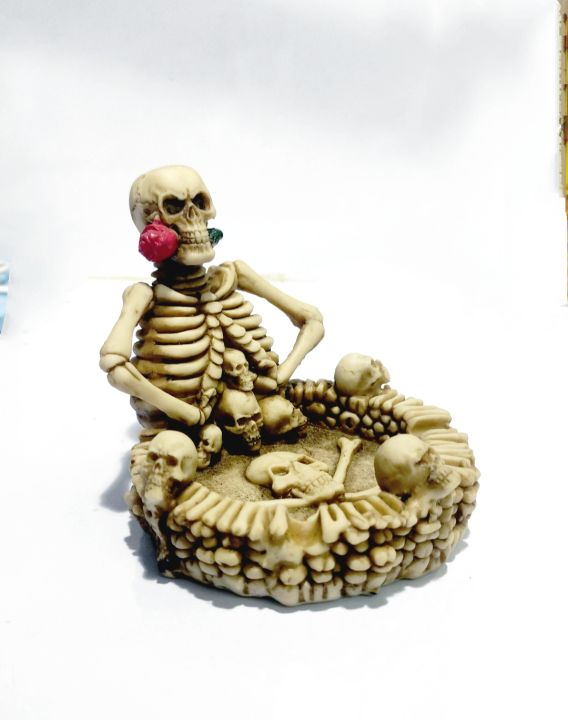 Skull%20Ashtray%20Decorative%20Gothic%20Skeleton%20Skull%20Ash%20Tray%20Resin%20Ashtray%20Home%20Room%20Table%20Decor%20Gift%20%7C%20Products%20Book%20-%20Image%202