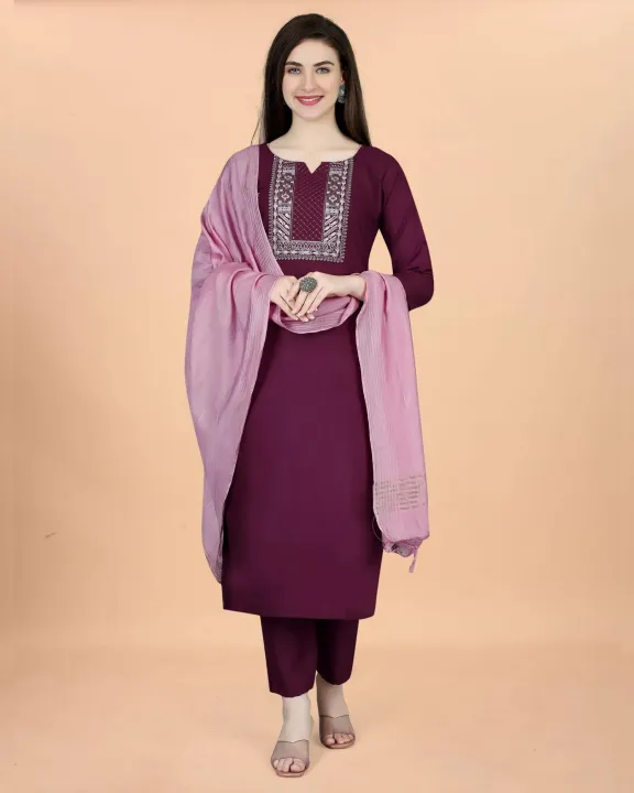 Women%E2%80%99s%20Cotton%20Blend%20Heavy%20Embroidered%20Kurta%20Set%20with%20Pant%20&%20Chanderi%20Dupatta%20By%20Sapnaaz%20Fashion%20-%20Image%204