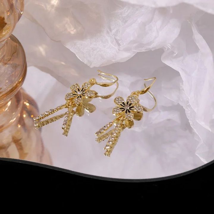 Korean%20Fashion%20Delicate%20Flower%20Inlay%20Zircon%20Dangle%20Earrings%20For%20Women%20Birthday%20Party%20Fashion%20Custom%20Jewelry%20-%20Image%202