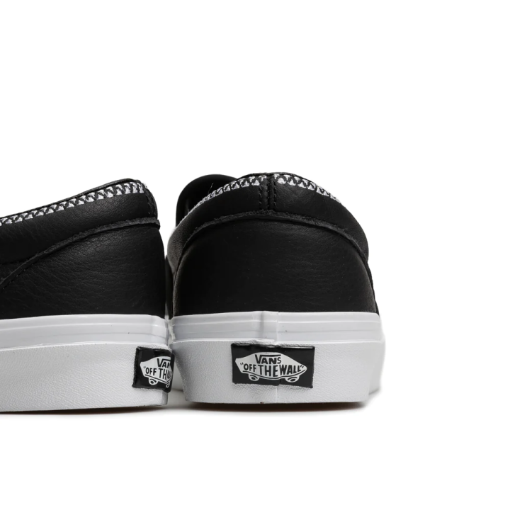Vans%20x%20White%20Mountaineering%20UA%20Authentic%2044%20Deck%20DX%20Black%20Slip-On%20Sneakers%20for%20Unisex%202304S%20-%20Image%207