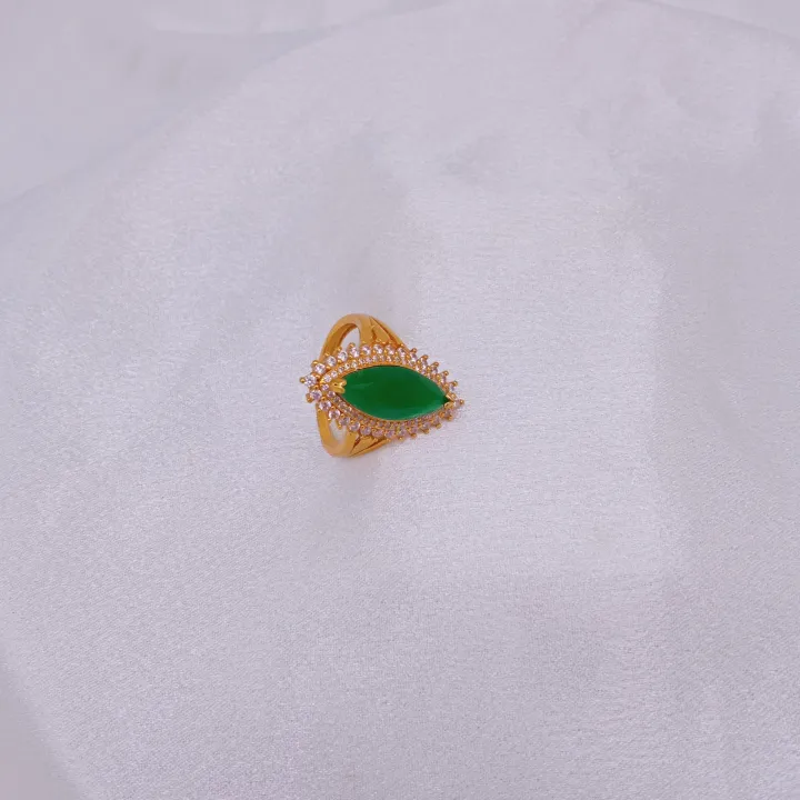 Abhushan%20Gallery%20Panchadhatu%20Gold%20Plated%20Adjustable%20Single%20Green%20Stone%20Ring%20With%20Multiple%20Stone%20For%20Women%20-%20Image%203
