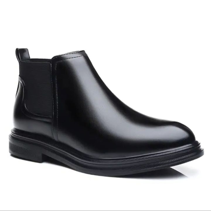 Classic%20Boots%20For%20Men%20-%20Image%202