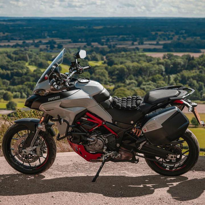 Motorcycle%20Seat%20Cushion%20with%20Seat%20Cover%20with%20Inflatable%20Tube%20Air%20Pump%20Universal%20Inflatable%20for%20Motorbike%20-%20Image%204