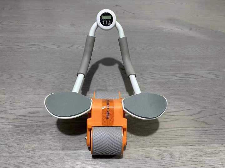 2%20in%201%20Auto%20Rebound%20Abdominal%20Wheel%20With%20Digital%20Display%20-%20Image%204