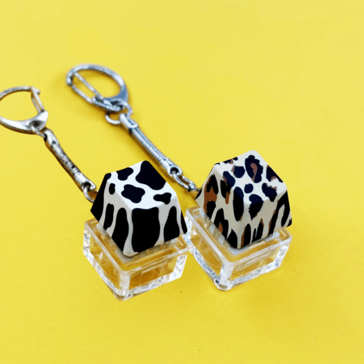 2pcs%20New%20Lighting%20Fidget%20Keychain%20Stress%20Relief%20Plastic%20Keyboard%20Pendant%20DIY%20Finger%20Toy%20Anti-Anxiety%20Keycap%20Bag%20Charm%20Party%20Gifts%20-%20Image%209