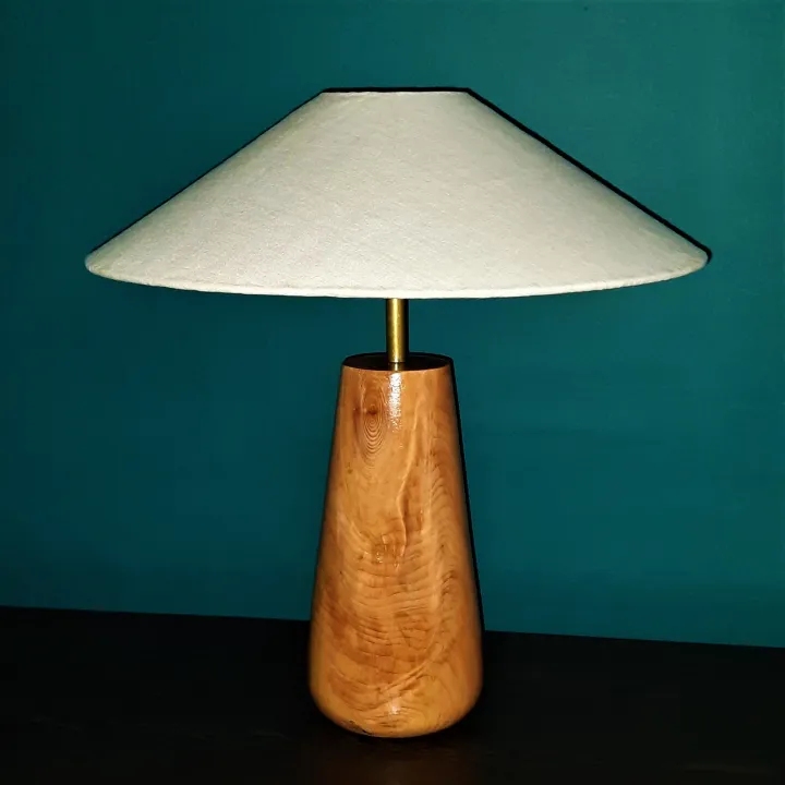 Table%20Lamp%20U-shape%20with%20White%20Shade%20-%20Image%202