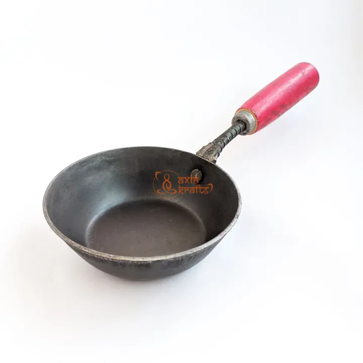 Axia%20Krafts%20Iron%20Diuri%2014.1Cms%20%7C%20Fry%20Pan%20%7C%20Falam%20%7C%20Egg%20Maker%20-%20Image%204