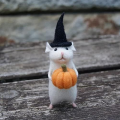 Halloween Mouse with a Pumpkin Felted Animals, Needle Felted Christmas Mouse, Wool Felt Handmade Halloween Decorations D. 