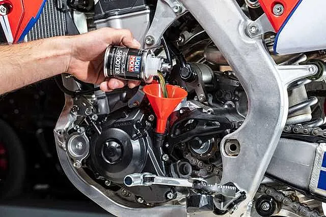 Bike%20Engine%20Flush%2080ML%20%7C%20Bike%20Engine%20Cleaner%20-%20Image%205