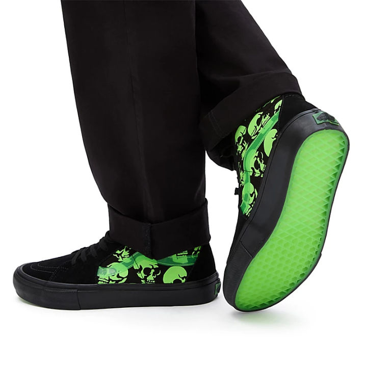 Vans%20Skate%20Sk8-Hi%20Glow%20Skulls%20Shoes%20for%20Unisex%20-%20Image%203
