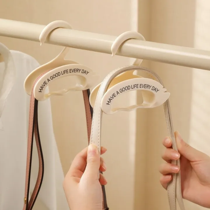 New%20Cute%20Swan%20Shaped%20Handbag%20Hangers%20Saving%20Space%20Multifunction%20Bag%20Hanger%20Hook%20Cream%20Color%20Stackable%20Clothes%20Rack%20For%20Hat%20Silk%20Scarf%20-%20Image%203
