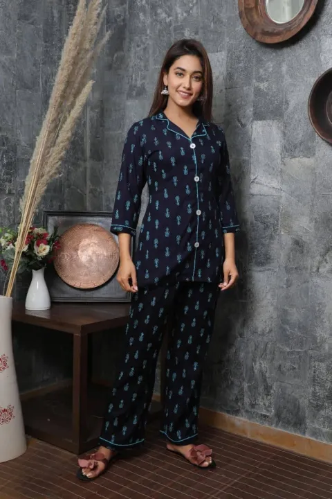 Women's%20Cotton%20Night%20Dress%20Short%20Sleeve%20round%20Neck%20Nightgown%20Sleepwear%20in%20Pink%20Blue%20And%20White%20-%20Image%202