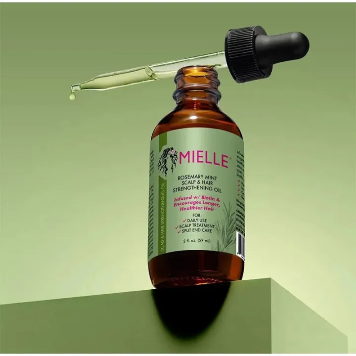 Mielle%20Organics%20Rosemary%20Hair%20Oil%20for%20Hair%20Growth%20Mint%20Scalp%20&%20Hair%20Strengthening%20Oil%20for%20All%20Hair%2059%20ML%20-%20Image%206