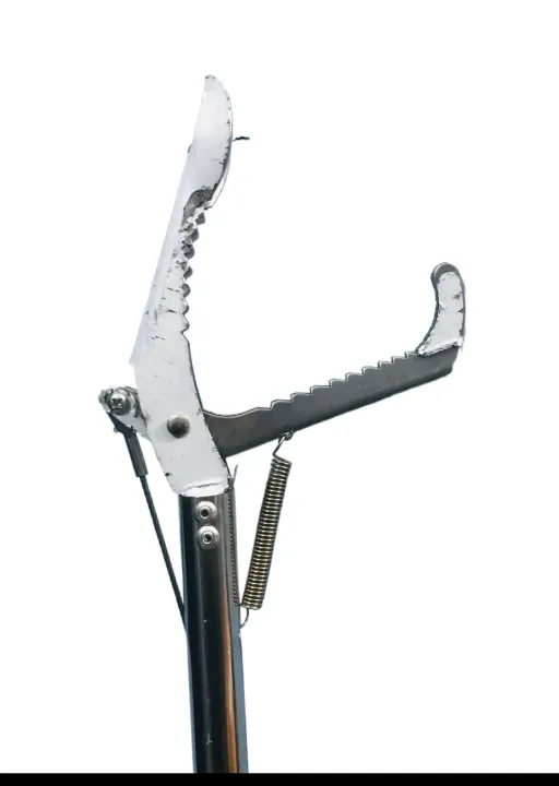 Snake%20Catcher%20Stick%20%E2%80%93%20Folding%20Grab%20Tool%20for%20Safe%20and%20Efficient%20Snake%20Handling%20-%20Image%204