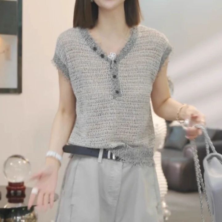 Summer%20Thin%20Hollow%20V-Neck%20Knitted%20Sleeveless%20Women's%20Design%20Sense%20Niche%20Knitted%20T-Shirt%20Women's%202025%20New%20Top%20-%20Image%206