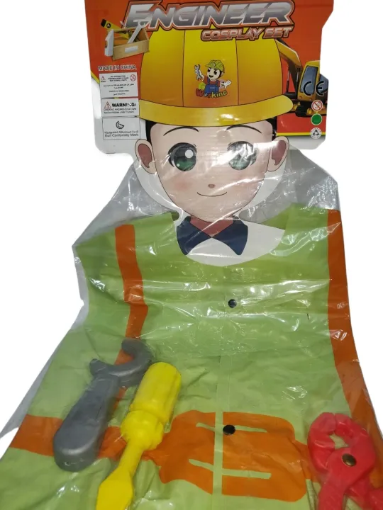 Engineer%20Dress%20Costume%20With%20Packing%20And%20Engineer%20Using%20Equipments%20-%20Image%204