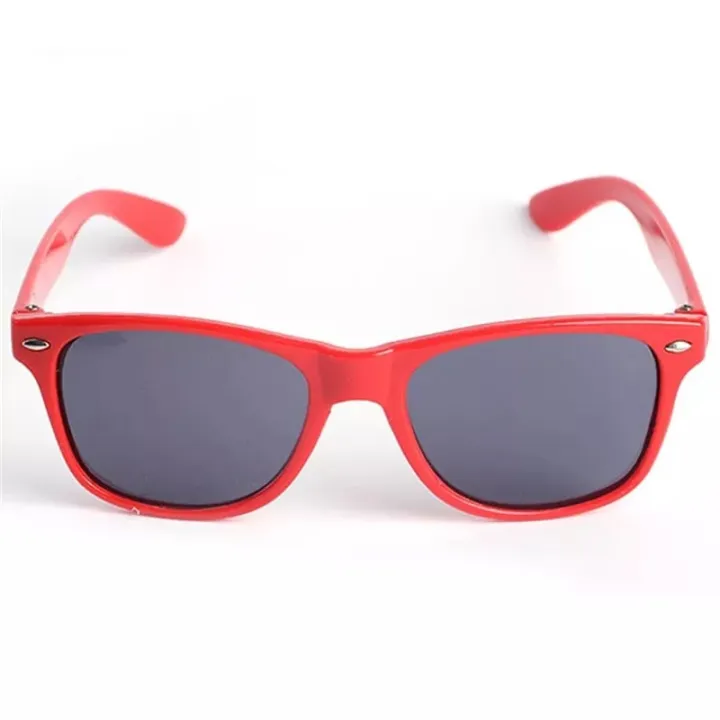 Kids%20Retro%20Black%20Wayfarer%20Sunglasses%20For%20Boy%20And%20Girl%20-%20Image%204
