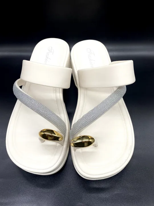 Premium%20Quality%20Slippers%20for%20girls%20-%20Image%203
