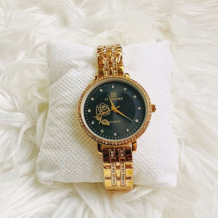 Quartz%20Waterproof%20Golden%20Watch%20For%20Women%20-%20Image%202