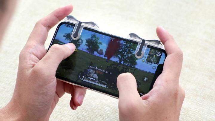 Baseus%20Premium%20Quality%204Keys%20G9%20PUBG%20Mobile%20Game%20Scoring%20Tool%20High%20Sensitivity%20Joystick%20%20(Transparent,%20Black,%20For%20PC)%20-%20Image%203