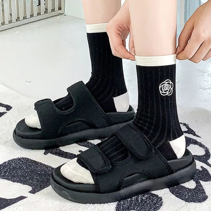 HOT%20Sweet%20Lolita%20Flower%20Cotton%20Socks%20Japanese%20Camellia%20Rose%20Socks%20Women%20Girls%20Students%20Ins%20Skirt%20Matching%20Black%20White%20Mid-tube%20Sock%20-%20Image%203