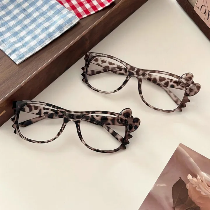 Y2K%20Hello%20Kitty%20Eyeglass%20Frame%20Kawaii%20Retro%20Leopard%20Print%20Glasses%20Frame%20Cartoon%20Cute%20Eyewear%20Decorative%20Gift%20Without%20Lenses%20Sunlight%20Super%20Store%20-%20Image%206
