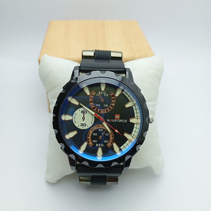 Round%20Dial%20Stainless%20Steel%20Leather%20Chain%20Luxurious%20Watch%20For%20Men%20-%20Image%202