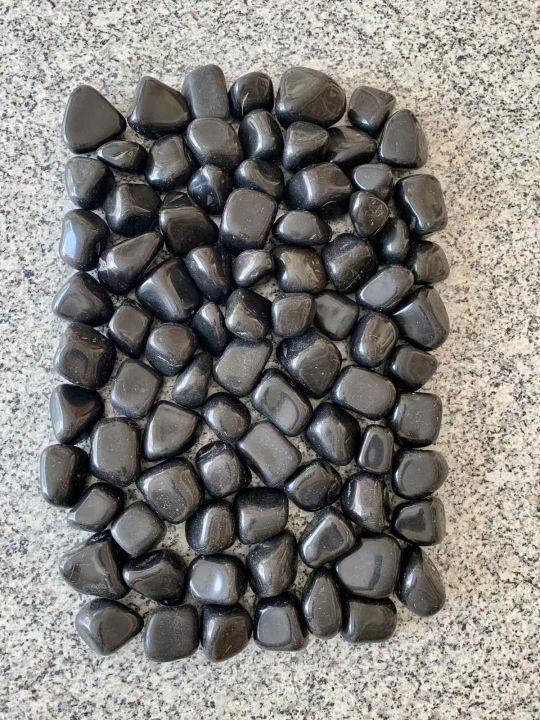 1%20KG%20Large%20Size%20Glossy%20Black%20Stone%20Pebbles%20For%20Aquarium%20And%20Garden%20Decoration%20-%20Image%203