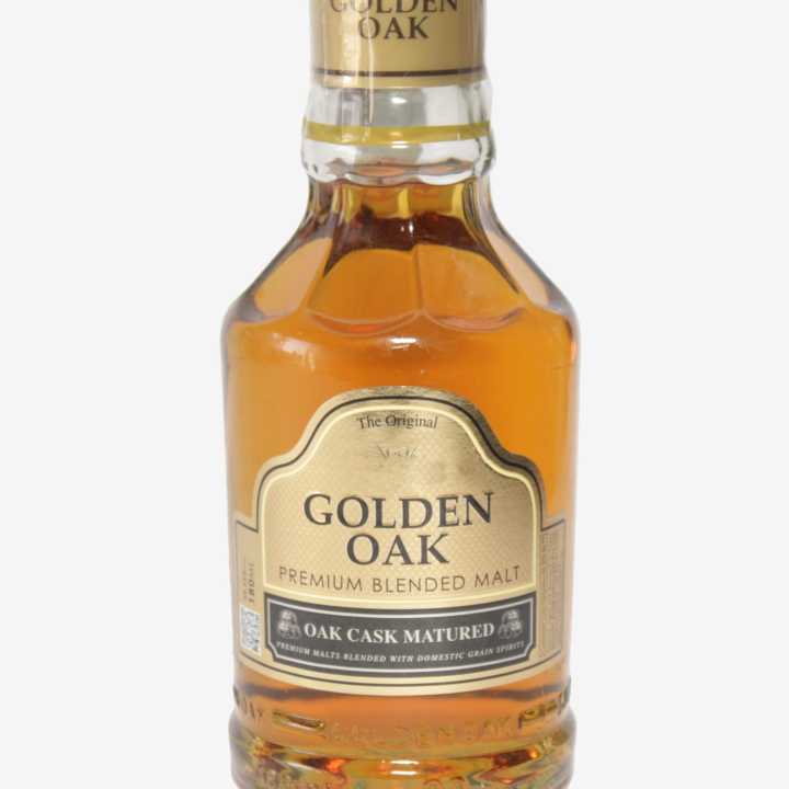 Golden%20Oak%20Premium%20Blended%20Malt%20180%20ML%20-%20Image%203