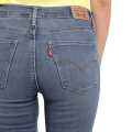 Levi's High Rise 724 Straight Fit Jeans For Women 67667-0032. 