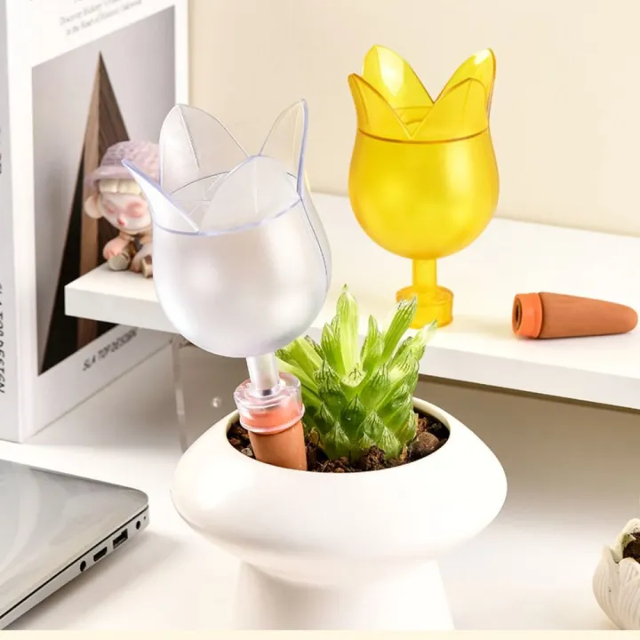 Creative%20Tulip%20Shape%20Plant%20Automatic%20Watering%20System%20Balls%20Plastic%20Decorative%20Drip%20Irrigation%20Stakes%20Clear%20Plant%20Waterer%20-%20Image%204
