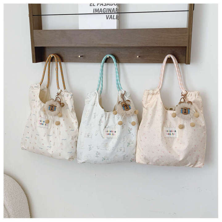 Korean%20Style%20Emed%20Cute%20Cartoon%20Canvas%20Single%20Shoulder%20for%20Women%20Large%20Capacity%20Handheld%20Shopping%20Commuting%20Tote%20Bag%20-%20Image%204
