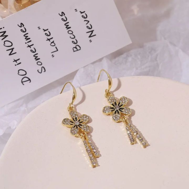 Korean%20Fashion%20Delicate%20Flower%20Inlay%20Zircon%20Dangle%20Earrings%20For%20Women%20Birthday%20Party%20Fashion%20Custom%20Jewelry%20-%20Image%203