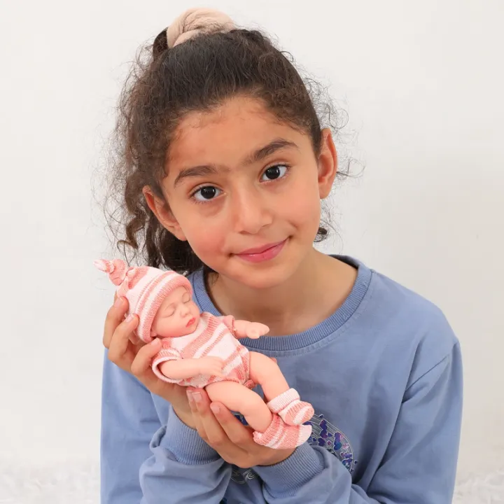 7Inch%20Lifelike%20Mini%20Reborn%20Dolls%20Cute%20Realistic%20Baby%20Dolls%20Newborn%20Dolls%20Toy%20Figure%20Kids%20Girl%20Gift%20Doll%20for%20Girls%20Toys%20for%20Girls%20-%20Image%206