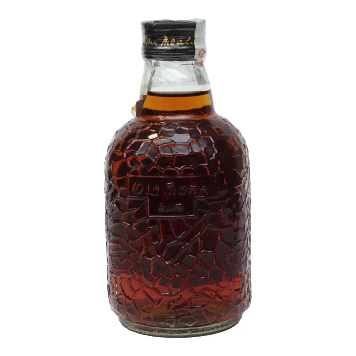 Old%20Monk%20XXX%20Rum%20180ml%20-%20Image%203