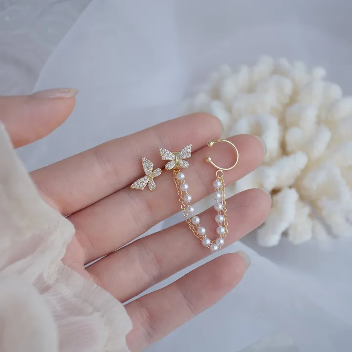 1%20Set%20Crystal%20Butterfly%20Korean%20Ear%20Cuff%20Earrings%20%E2%80%93%20Fashionable%20Hanging%20Cross%20Chain%20Clip-On%20Studs%20-%20Image%203