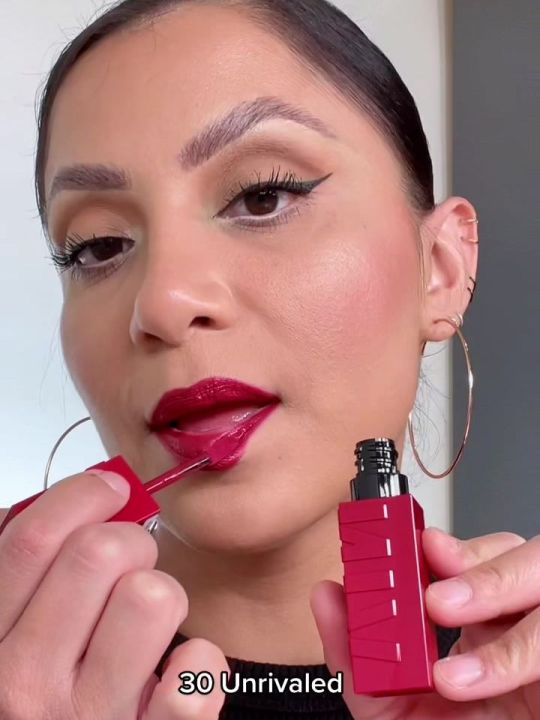Maybelline%20Super%20Stay%20Vinyl%20Ink%20Liquid%20Lipstick%2030%20Unrivaled%205ml%20-%20Image%203