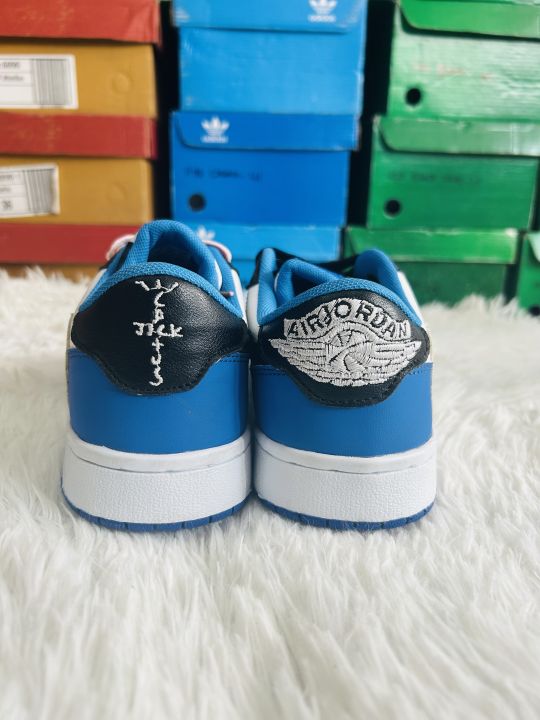 Unisex%20Low-Top%20White%20&%20Black%20Lace-Up%20Sneakers%20%7C%20Casual%20Streetwear%20Shoes%20For%20Men%20And%20Women%20Free%20Lace%20Extra%20Unisex%20-%20Image%202