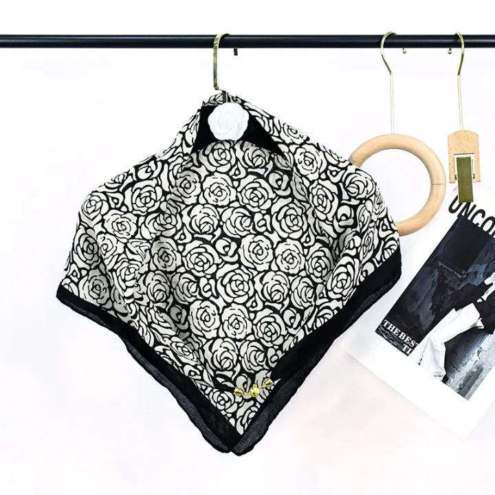 Suzhou%20and%20Hangzhou%20portable%20lazy%20magnetic%20buckle%20triangle%20scarf%20multi-purpose%20wholesale%20autumn%20and%20winter%20shawls,%20square%20scarves,%20silk%20scarves,%20scarves,%20high-end%20sense%20-%20Image%206