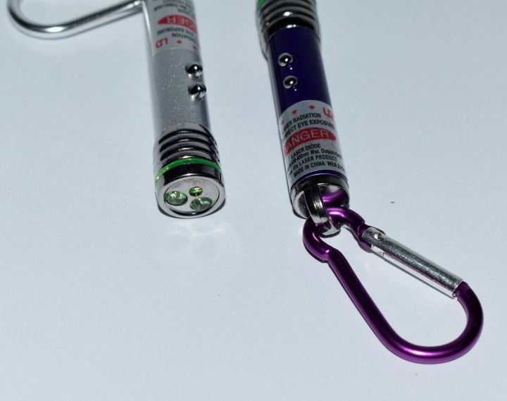 3%20in%201%20Laser%20Light%20With%20Key%20Ring%20.%20Torch%20Light%20for%20Kids%20,%20School%20College%20Teaching%20Tool%20Set%20of%202%20Pcs%20-%20Image%204