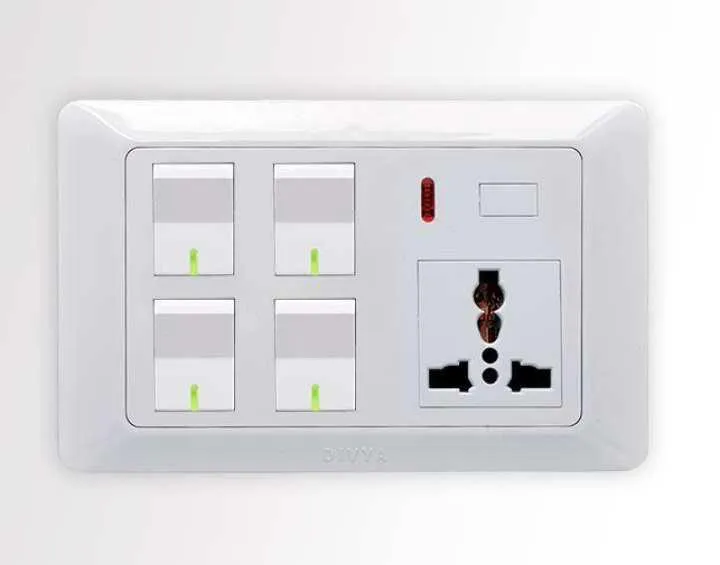 4%20Gang%20Switch%20+%20Socket%20Size%203/5%20-%20Image%205