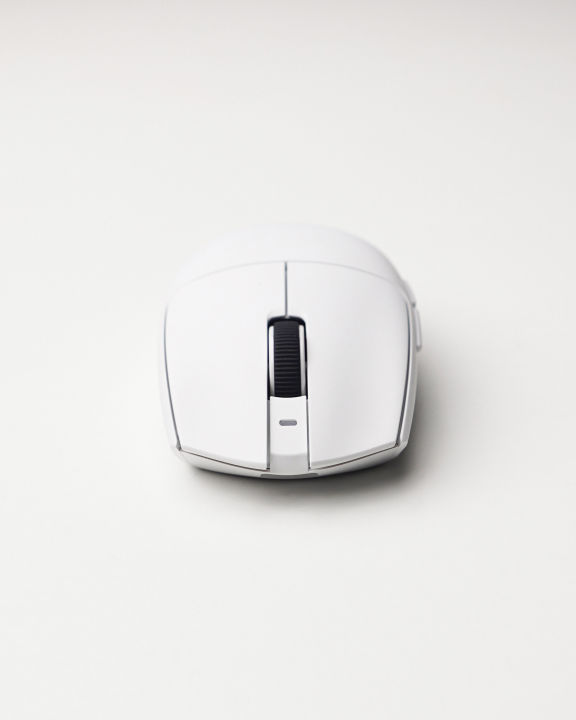 FANTECH%20ARIA%20XD7E%20White%20Wireless%20Gaming%20Mouse%20with%20High-Performance%2012000%20DPI,%2070-1000%20Hz%20Polling%20Rate,%202.4GHz%20Connectivity,%20and%20Optical%20Sensor%20-%20New%20-%20Image%203